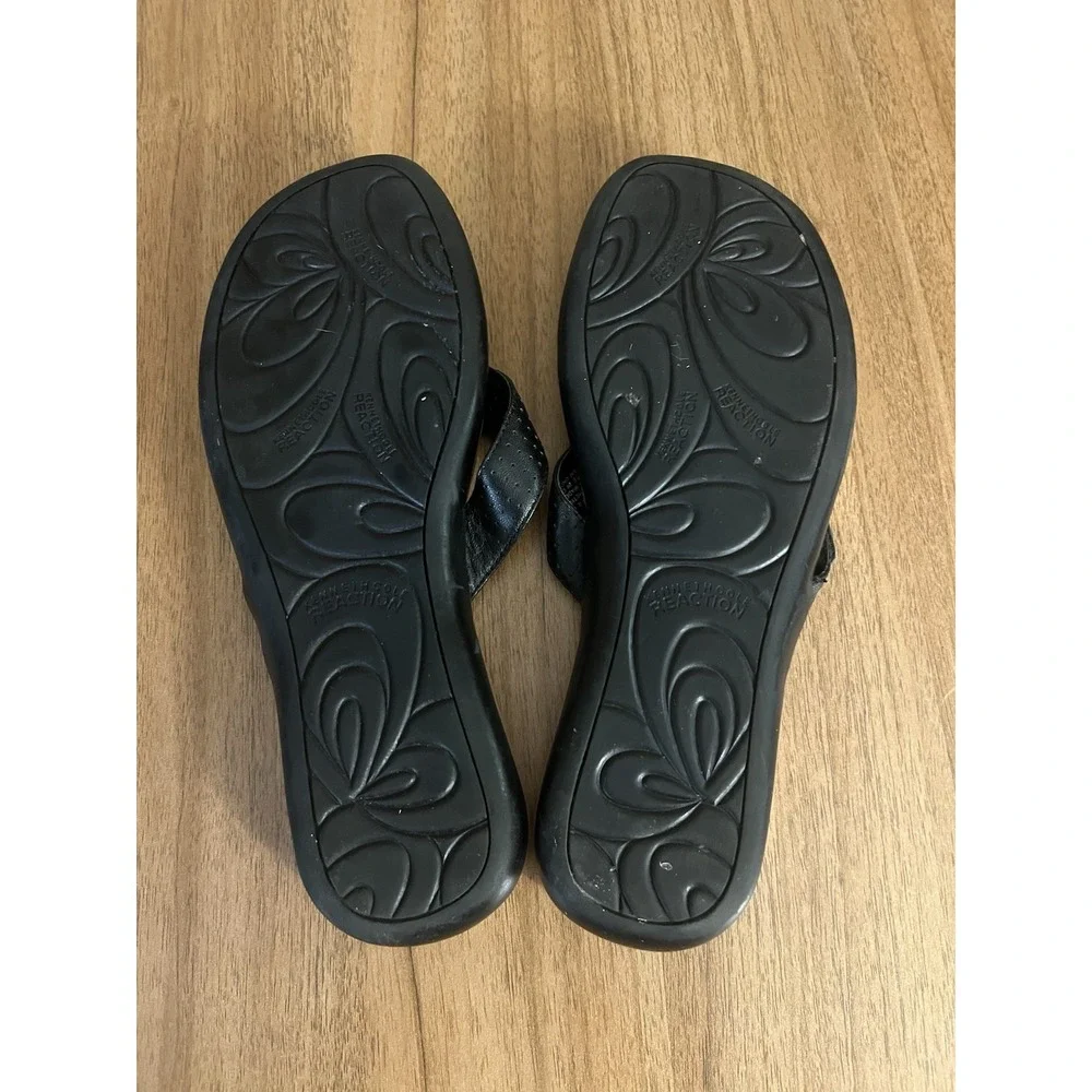 Kenneth Cole Reaction‎ Women's Flip Flops Thong Sandals Black White Buckle 9 M